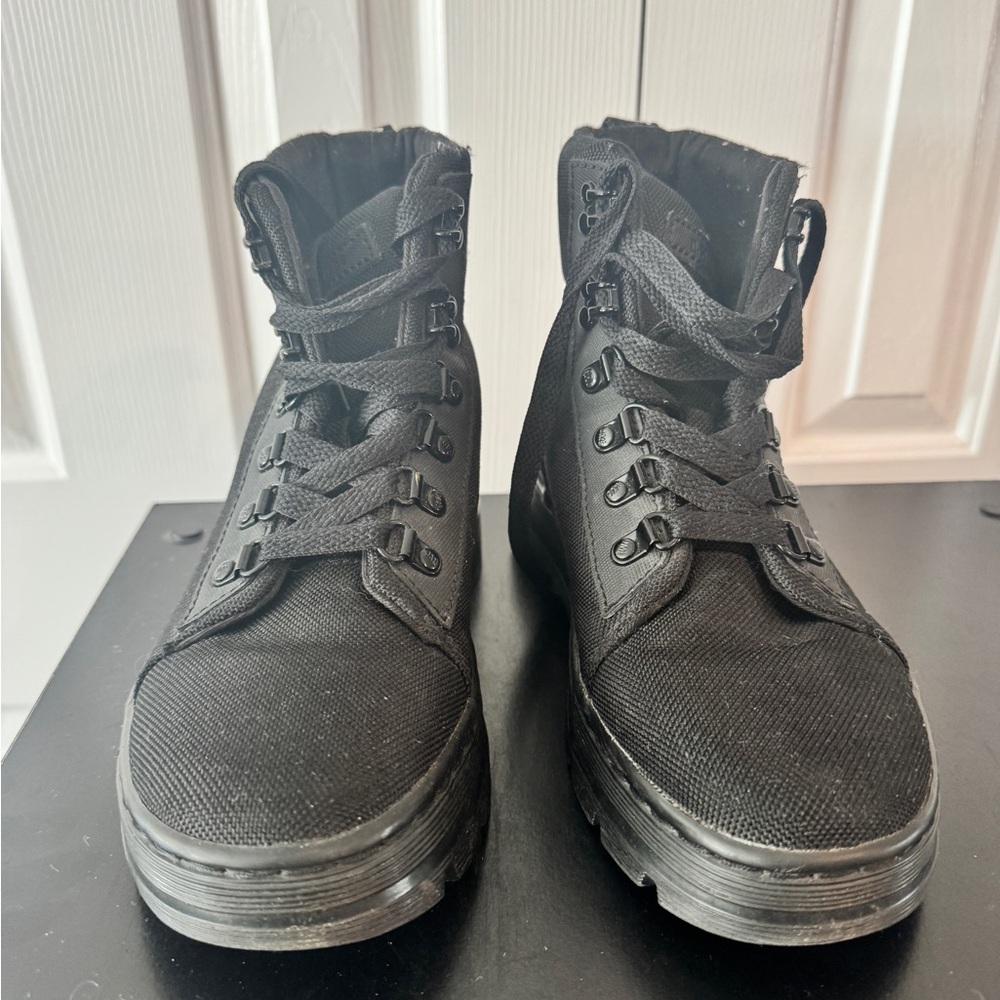 Dr. Martens Combs Boots W6 - Picture 4 of 4